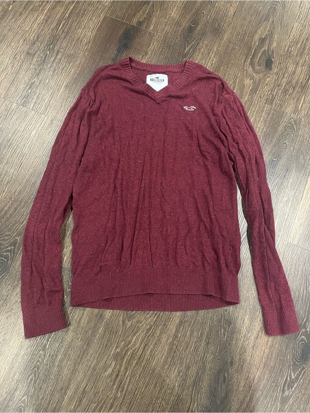 Hollister Men's V-Neck Sweater in Wine Red